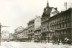 460 - Severovýchodní část Václavského náměstí mezi ulicí Jindřišskou (vpravo mimo záběr) a ulicí Na Příkopě